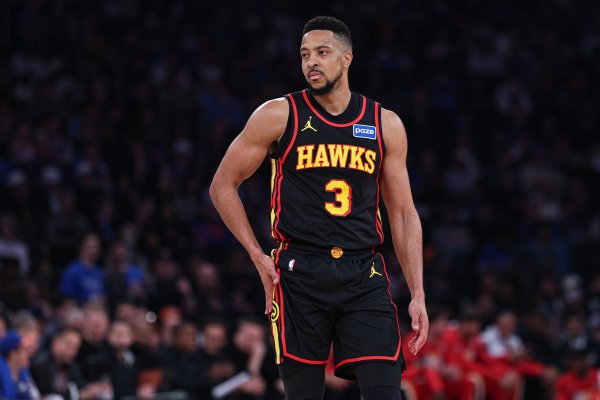 股票配资数据 CJ在34岁连续3场季后赛场均27分+50%命中率 近20年来第八人